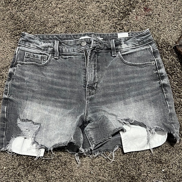 Old navy shorts !!! - Picture 1 of 3